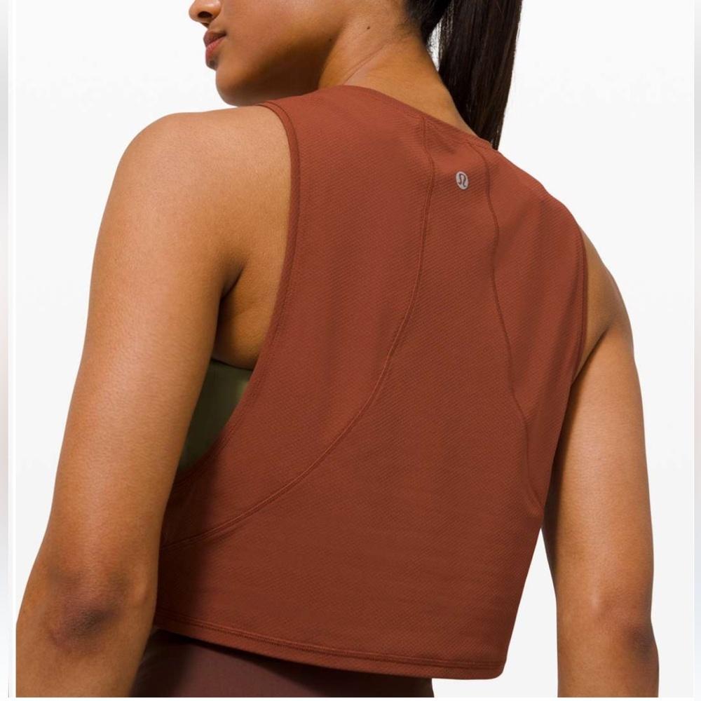 Lululemon Muscle Love Crop Tank *Tough
Dark Terracotta size apx 6